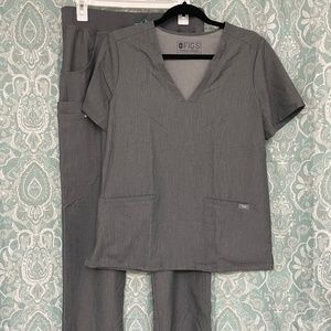 FIGS Scrub Set Charcoal Casma & Kade - Medium